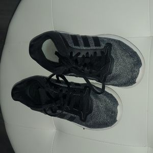 Adidas size 6.5   no box gray and black